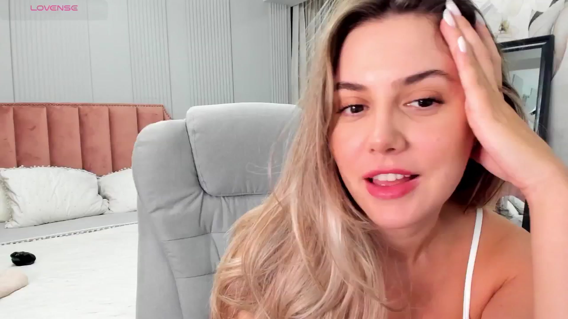 Gallery image thumbnail from NellieCutest's myfreecams stream on, 09/21/2025, 21:11 image 1 of 20