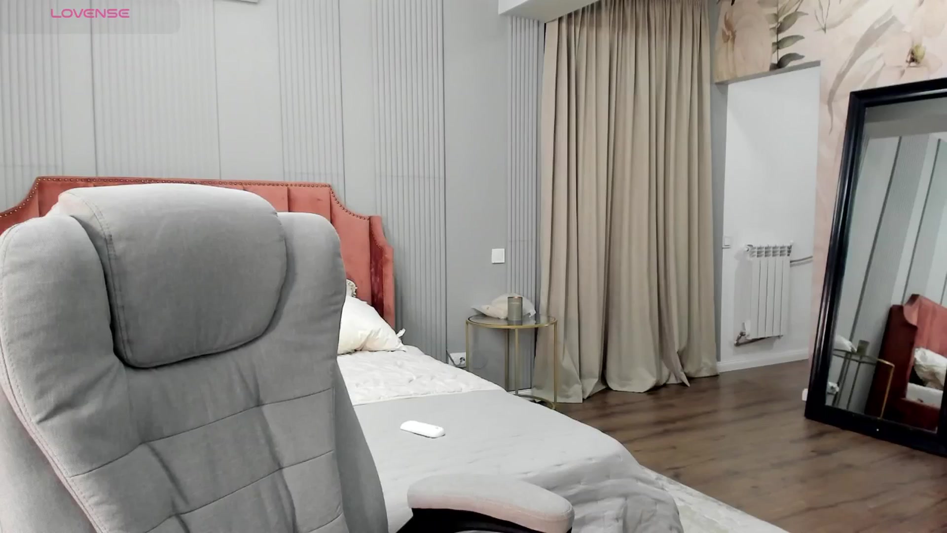 Gallery image thumbnail from NellieCutest's myfreecams stream on, 09/25/2025, 21:32 image 3 of 20
