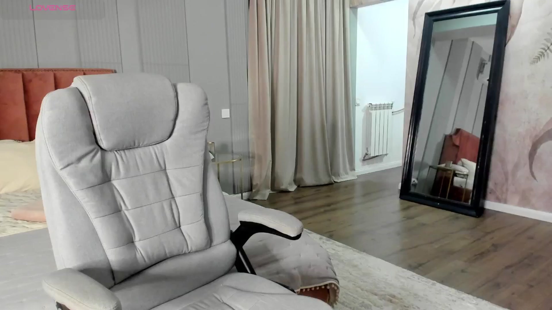 Gallery image thumbnail from NellieCutest's myfreecams stream on, 09/27/2025, 22:47 image 14 of 20