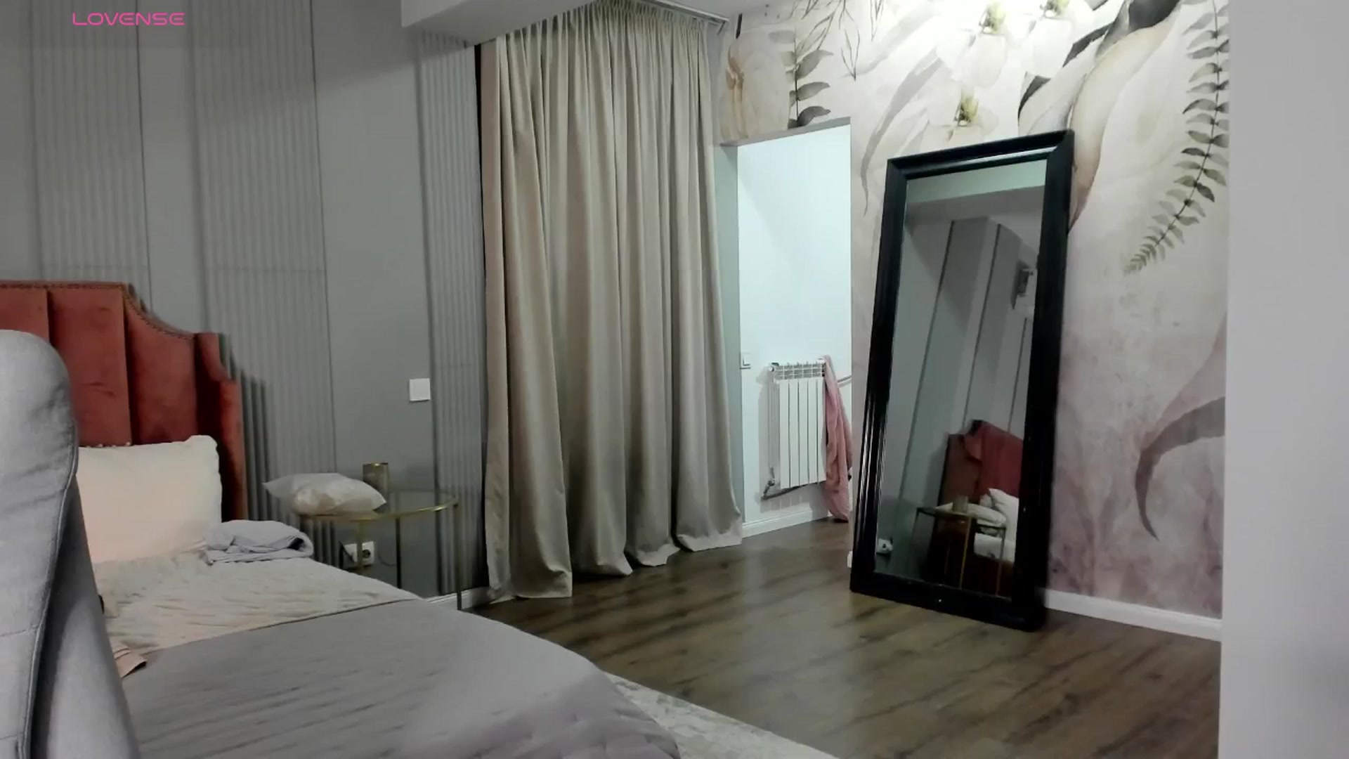 Gallery image thumbnail from NellieCutest's myfreecams stream on, 10/02/2025, 23:19 image 13 of 20