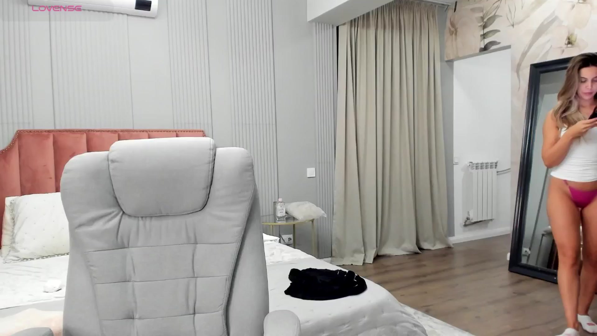 Gallery image thumbnail from NellieCutest's myfreecams stream on, 10/05/2025, 19:55 image 3 of 20