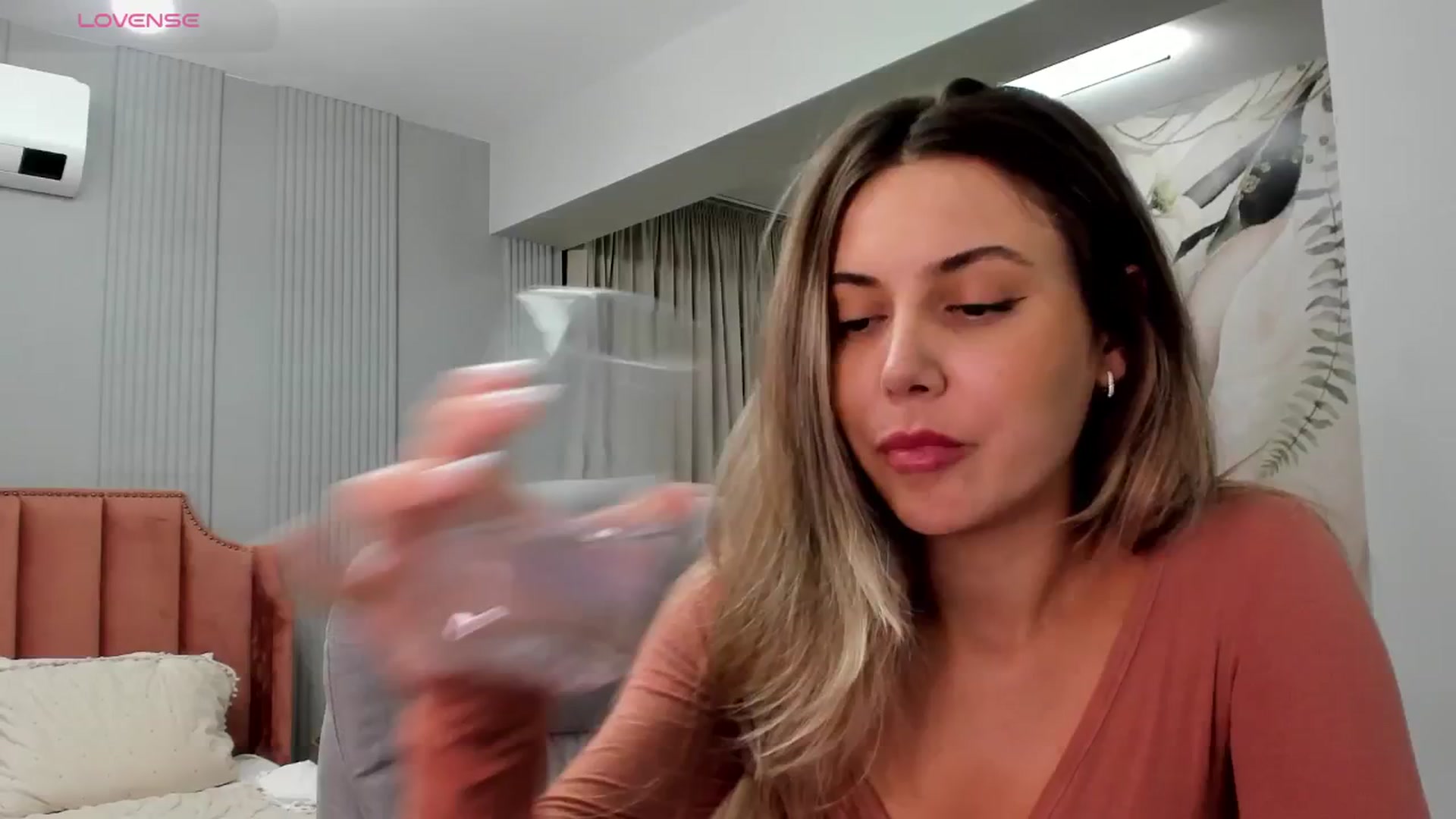 Gallery image thumbnail from NellieCutest's myfreecams stream on, 10/05/2025, 20:32 image 19 of 20