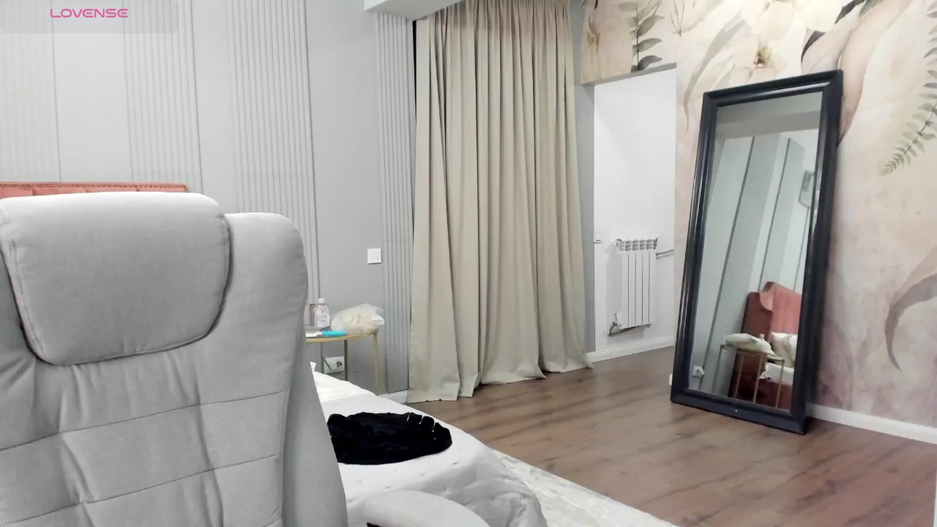 Gallery image thumbnail from NellieCutest's myfreecams stream on, 10/05/2025, 21:50 image 9 of 20