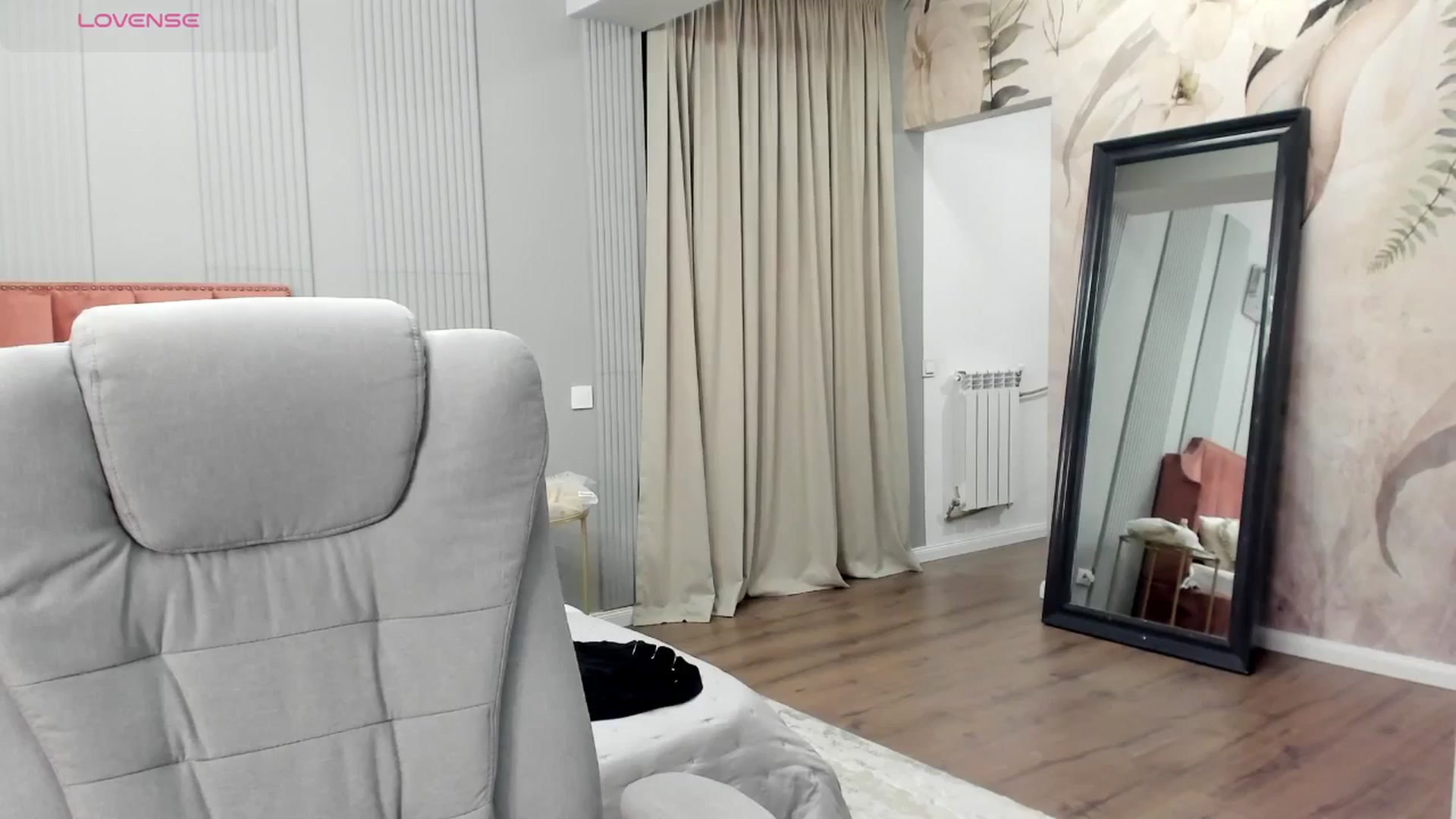 Gallery image thumbnail from NellieCutest's myfreecams stream on, 10/05/2025, 21:50 image 6 of 20