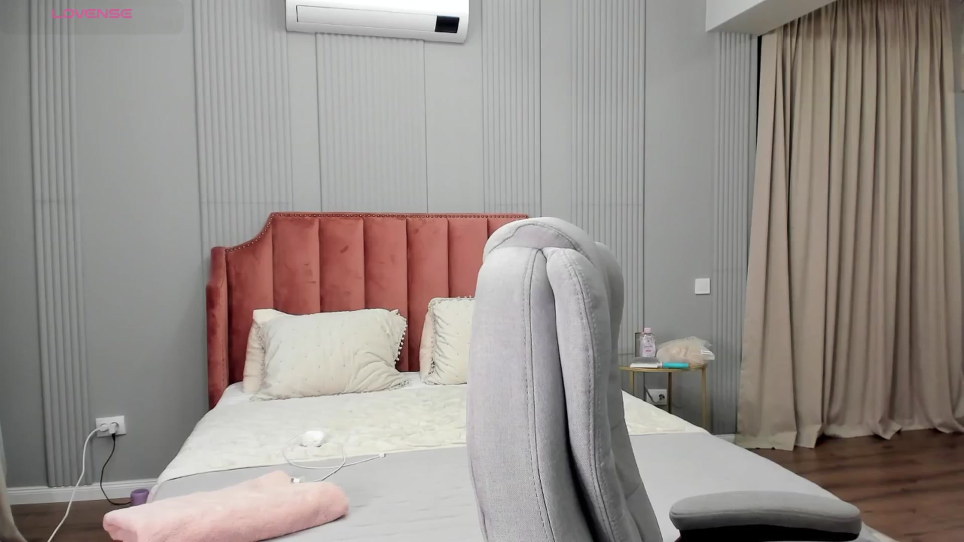 Gallery image thumbnail from NellieCutest's myfreecams stream on, 10/09/2025, 21:30 image 9 of 20