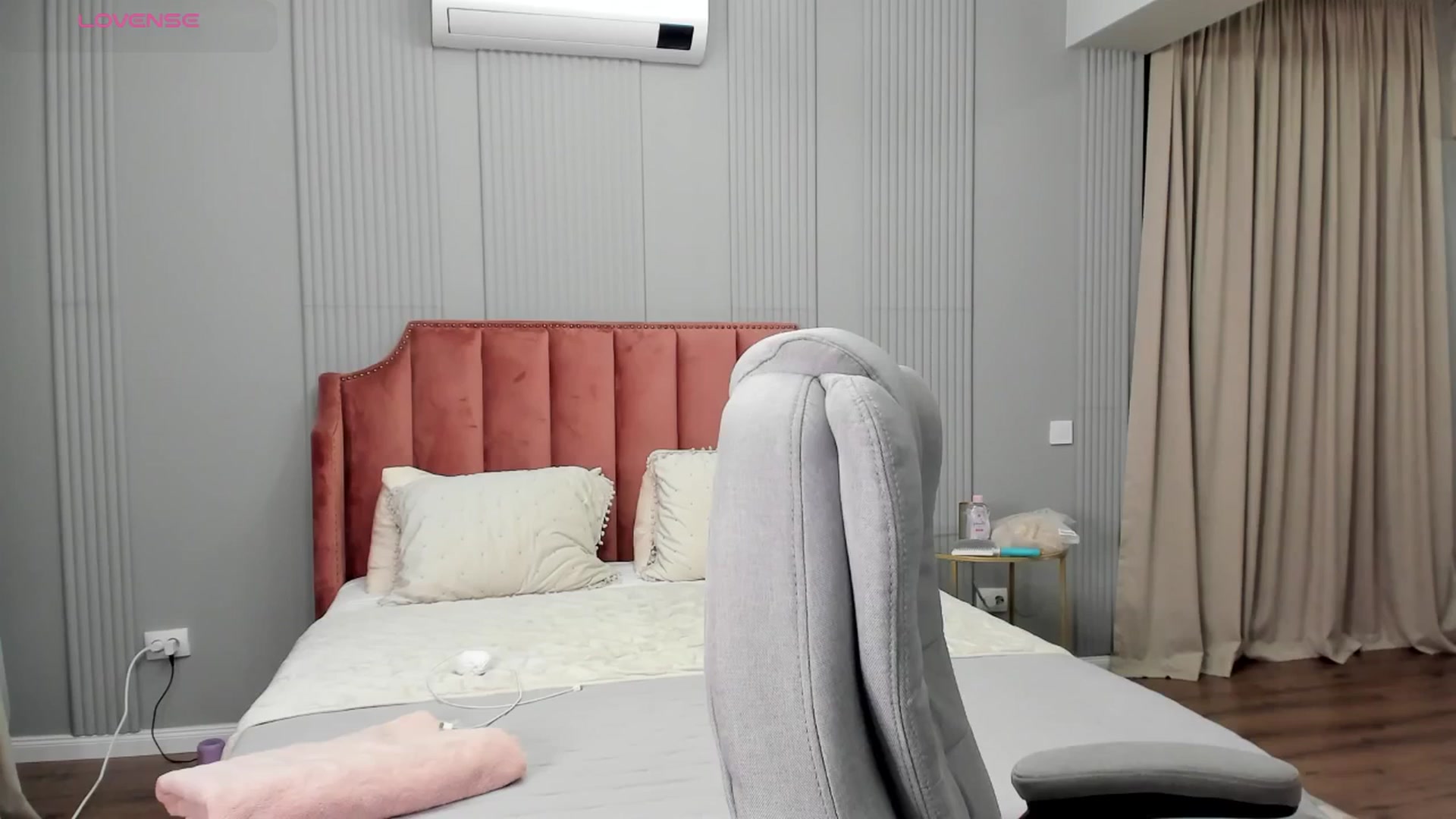 Gallery image thumbnail from NellieCutest's myfreecams stream on, 10/09/2025, 21:30 image 10 of 20