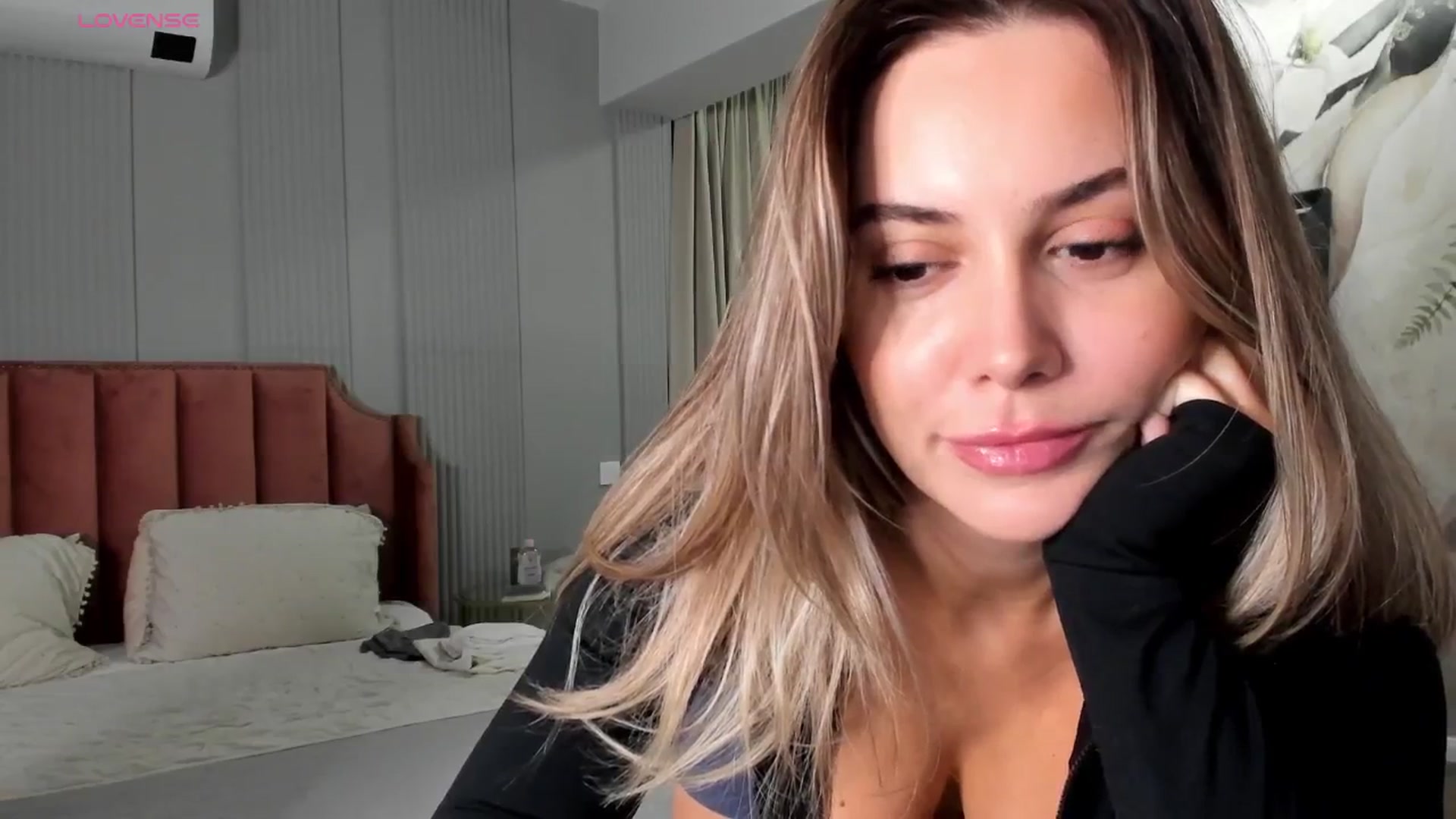 Gallery image thumbnail from NellieCutest's myfreecams stream on, 10/10/2025, 22:26 image 4 of 20