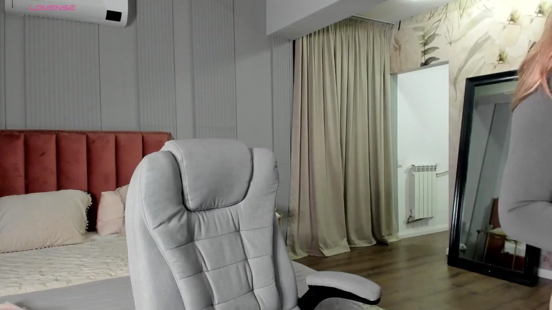 Gallery image thumbnail from NellieCutest's myfreecams stream on, 10/11/2025, 21:26 image 7 of 20