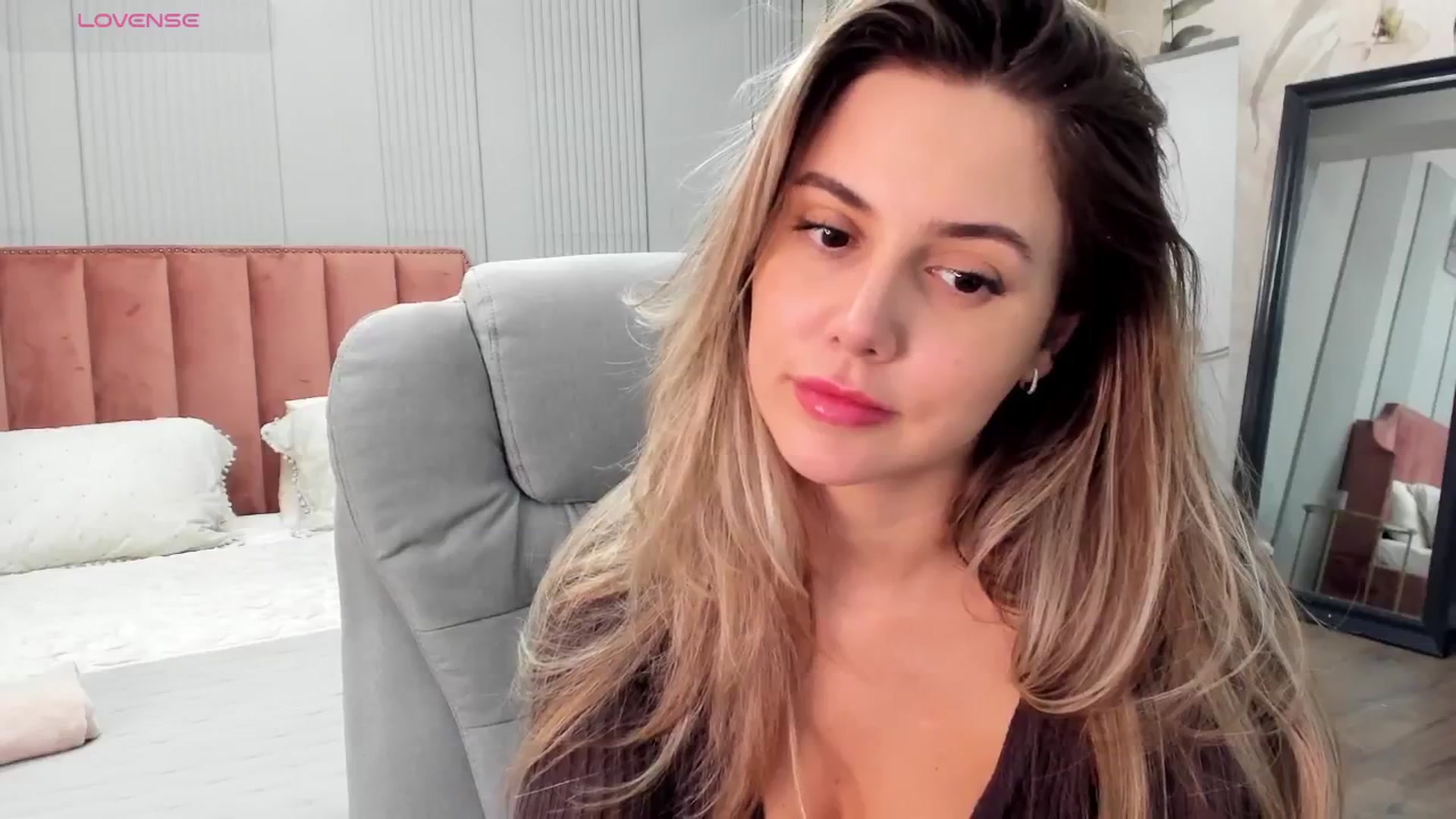 Gallery image thumbnail from NellieCutest's myfreecams stream on, 10/18/2025, 23:14 image 10 of 20