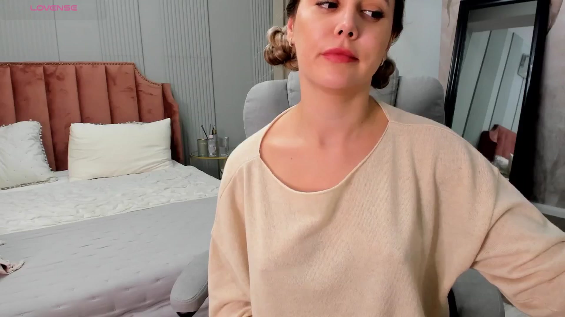 Gallery image thumbnail from NellieCutest's myfreecams stream on, 10/25/2025, 21:37 image 15 of 20