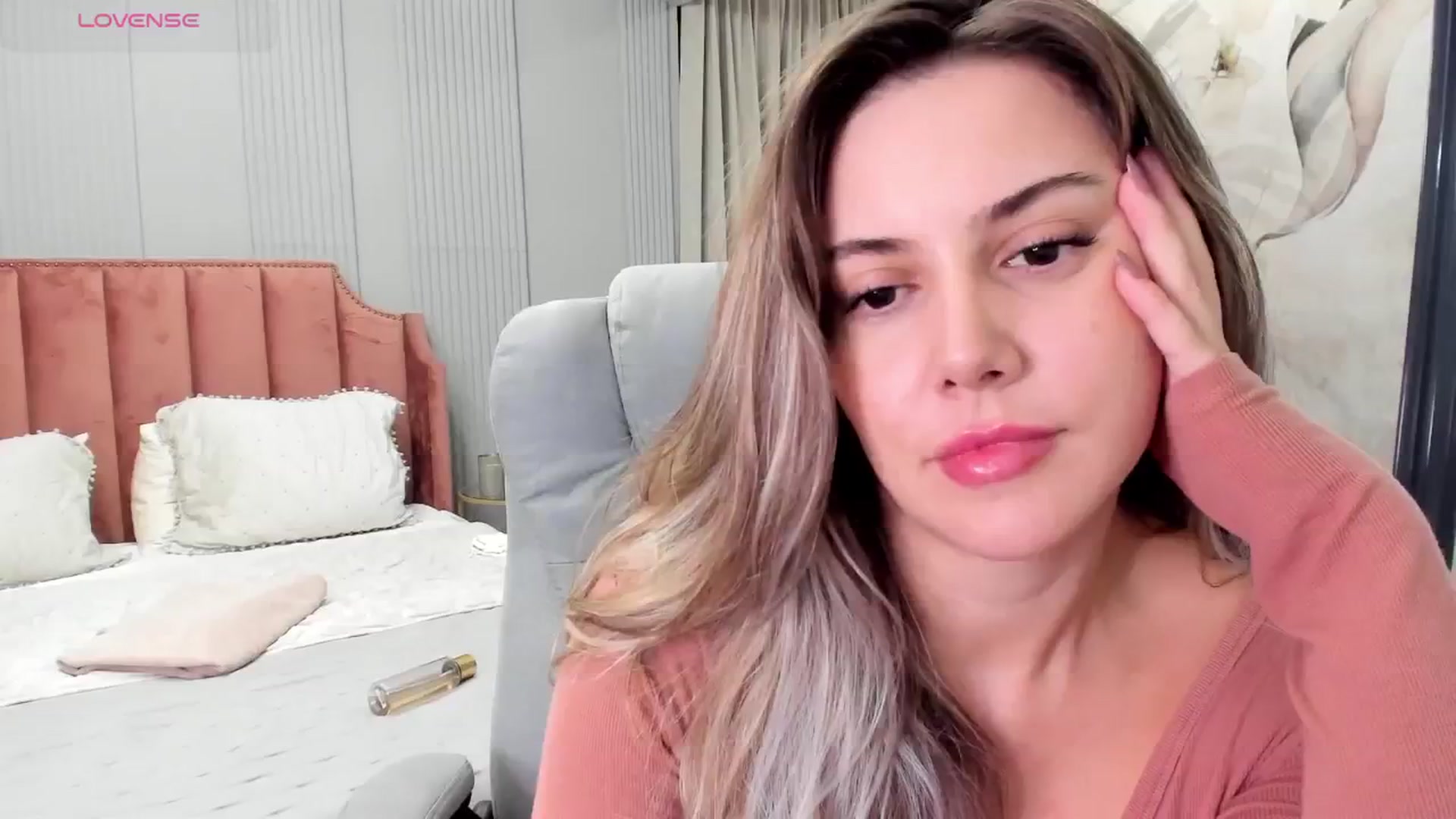 Gallery image thumbnail from NellieCutest's myfreecams stream on, 11/01/2025, 23:11 image 3 of 20