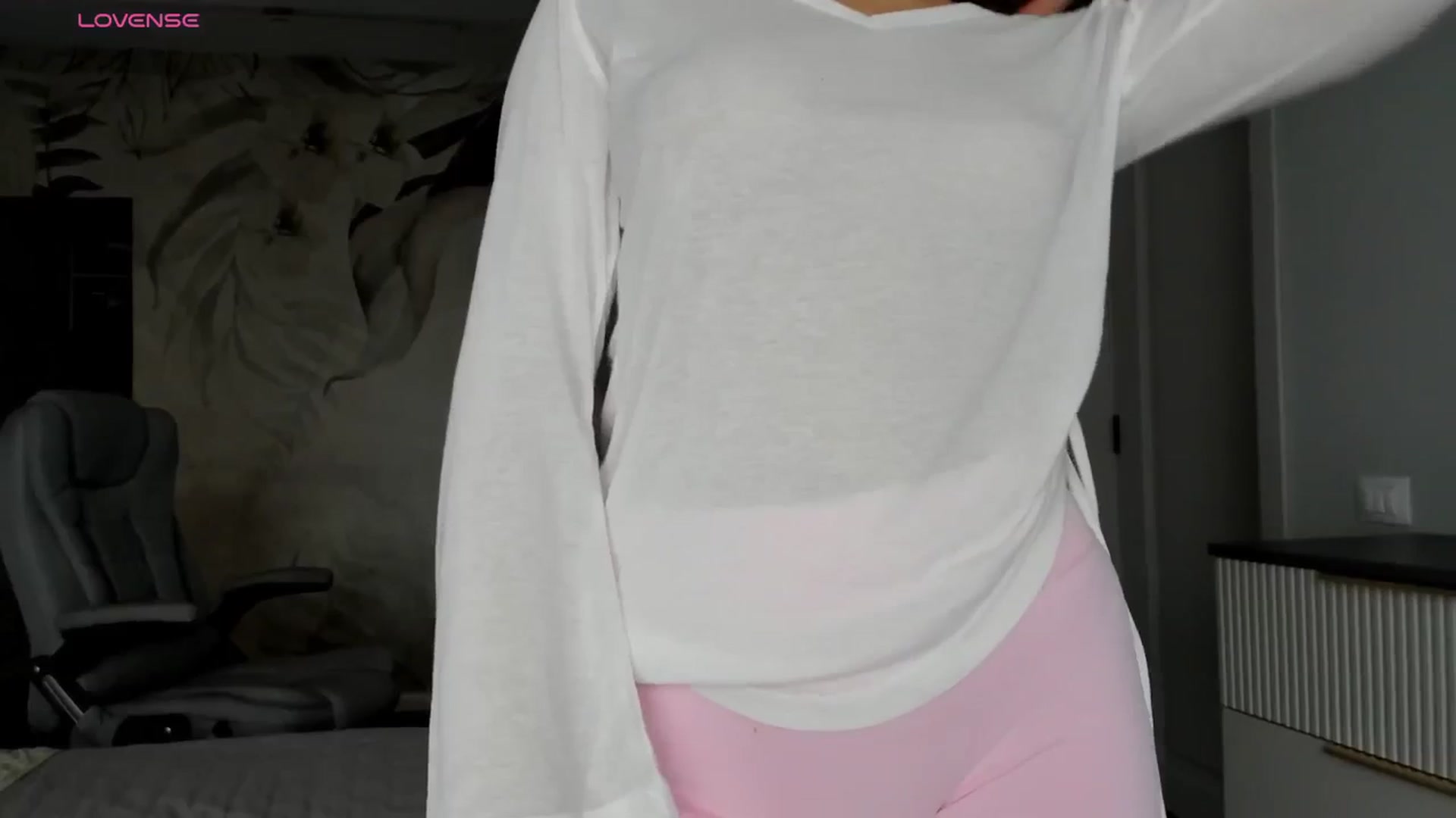 Gallery image thumbnail from NellieCutest's myfreecams stream on, 11/06/2025, 13:19 image 16 of 20