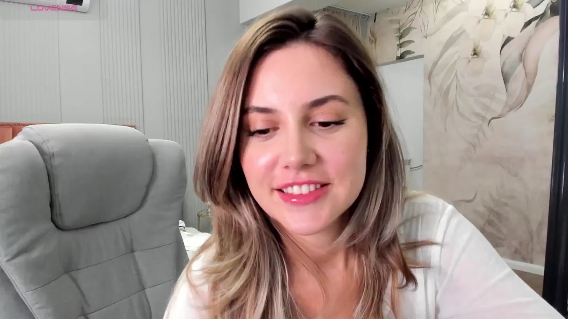 Gallery image thumbnail from NellieCutest's myfreecams stream on, 11/13/2025, 21:42 image 2 of 20