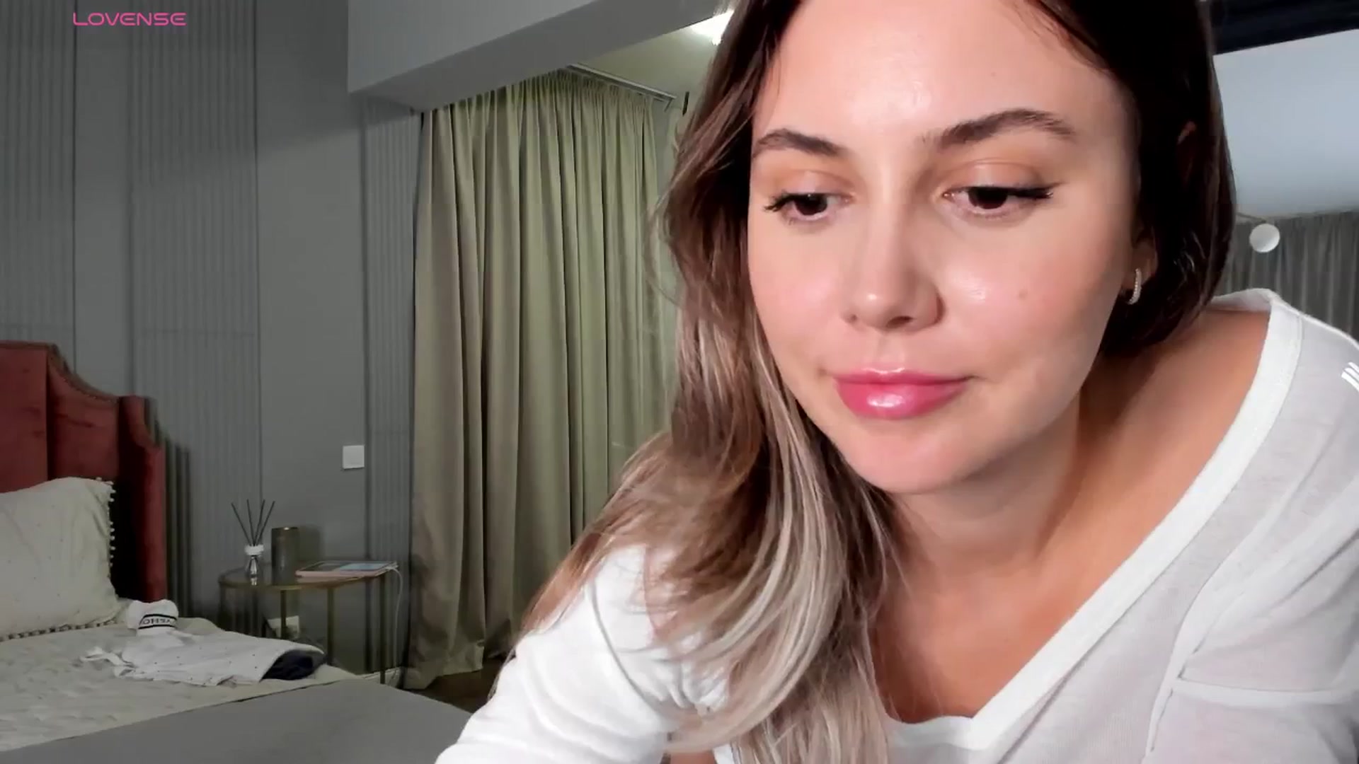 Gallery image thumbnail from NellieCutest's myfreecams stream on, 11/13/2025, 21:42 image 17 of 20