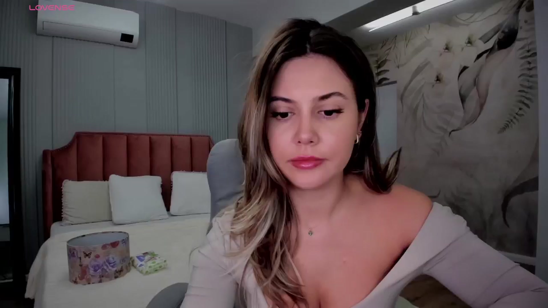 Gallery image thumbnail from NellieCutest's myfreecams stream on, 12/12/2025, 23:57 image 2 of 20