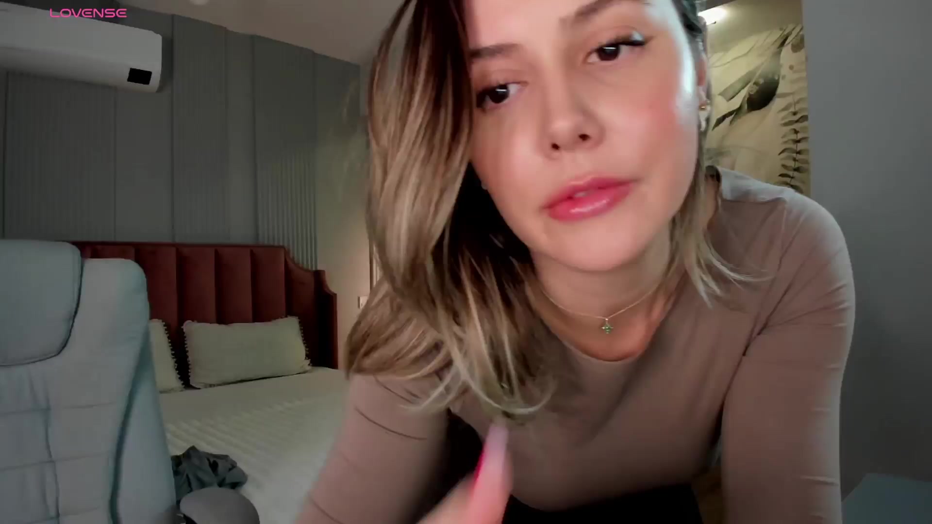 Gallery image thumbnail from NellieCutest's myfreecams stream on, 01/02/2026, 22:20 image 5 of 20