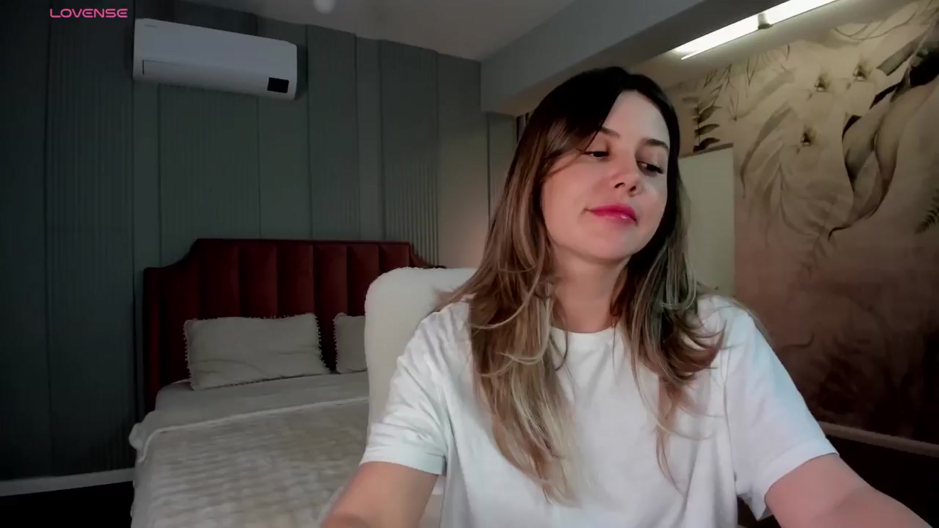 Gallery image thumbnail from NellieCutest's myfreecams stream on, 01/10/2026, 22:42 image 12 of 20