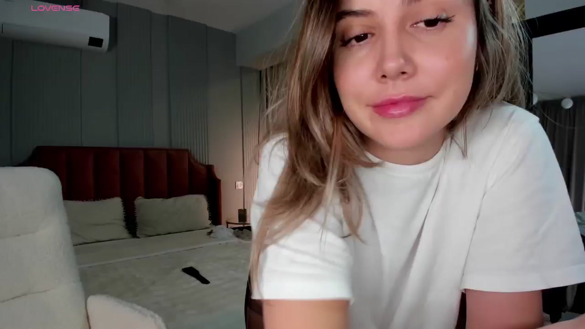 Gallery image thumbnail from NellieCutest's myfreecams stream on, 01/10/2026, 22:42 image 9 of 20