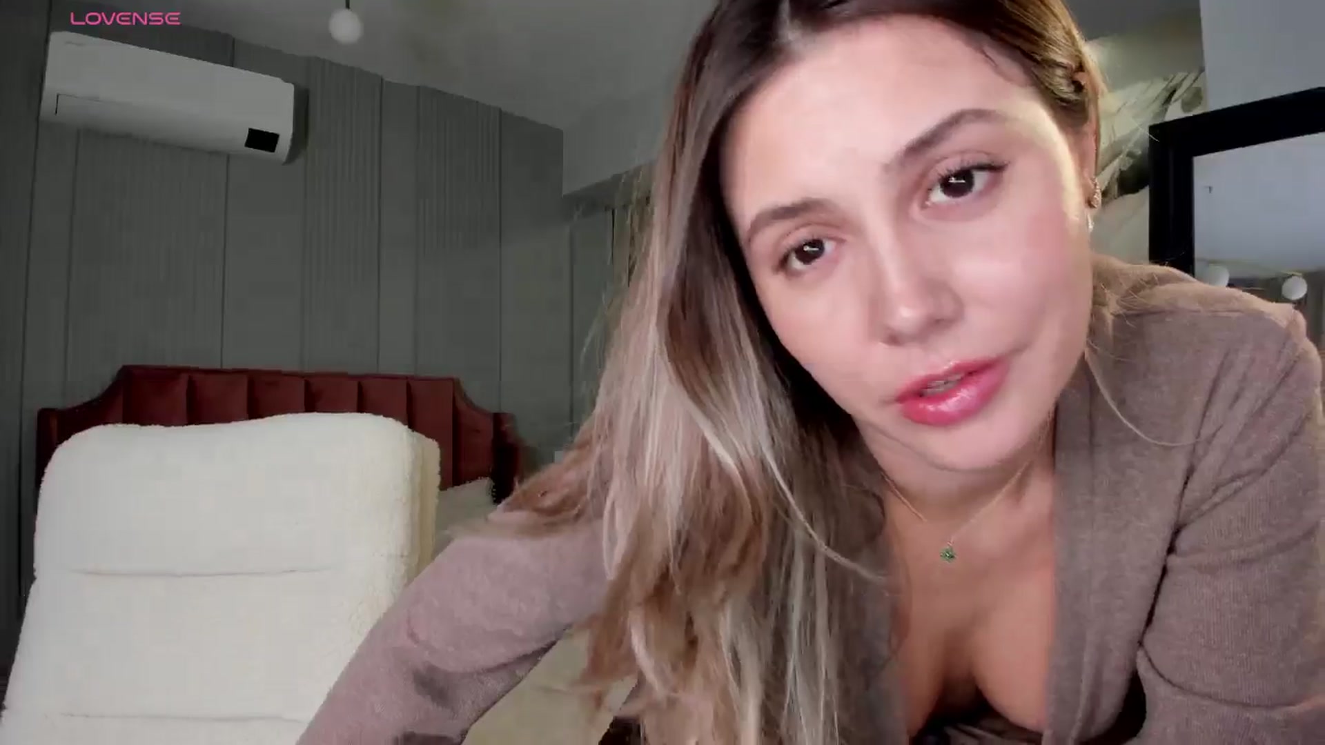 Gallery image thumbnail from NellieCutest's myfreecams stream on, 01/15/2026, 22:50 image 5 of 20
