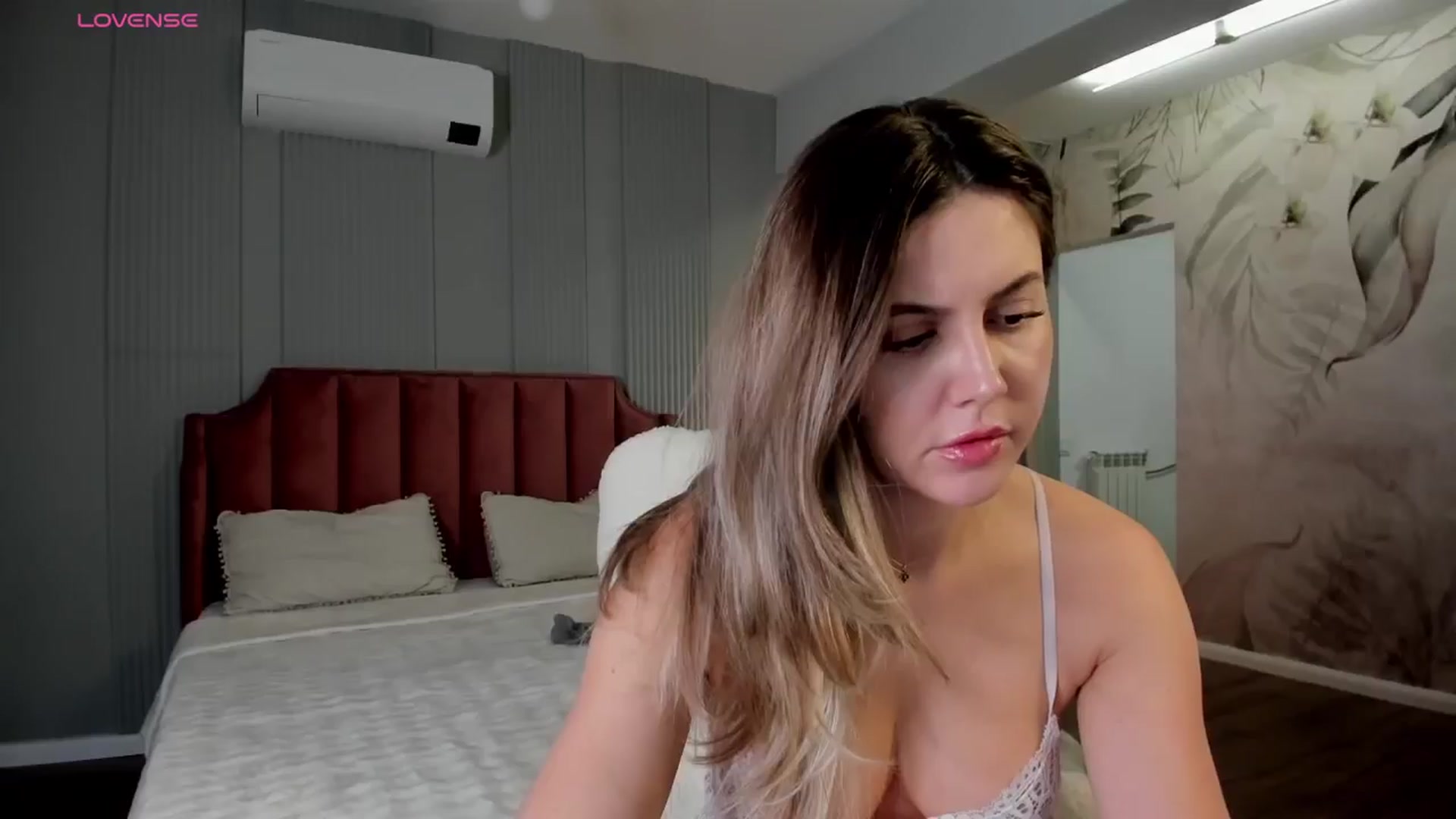 Gallery image thumbnail from NellieCutest's myfreecams stream on, 01/16/2026, 22:51 image 6 of 20
