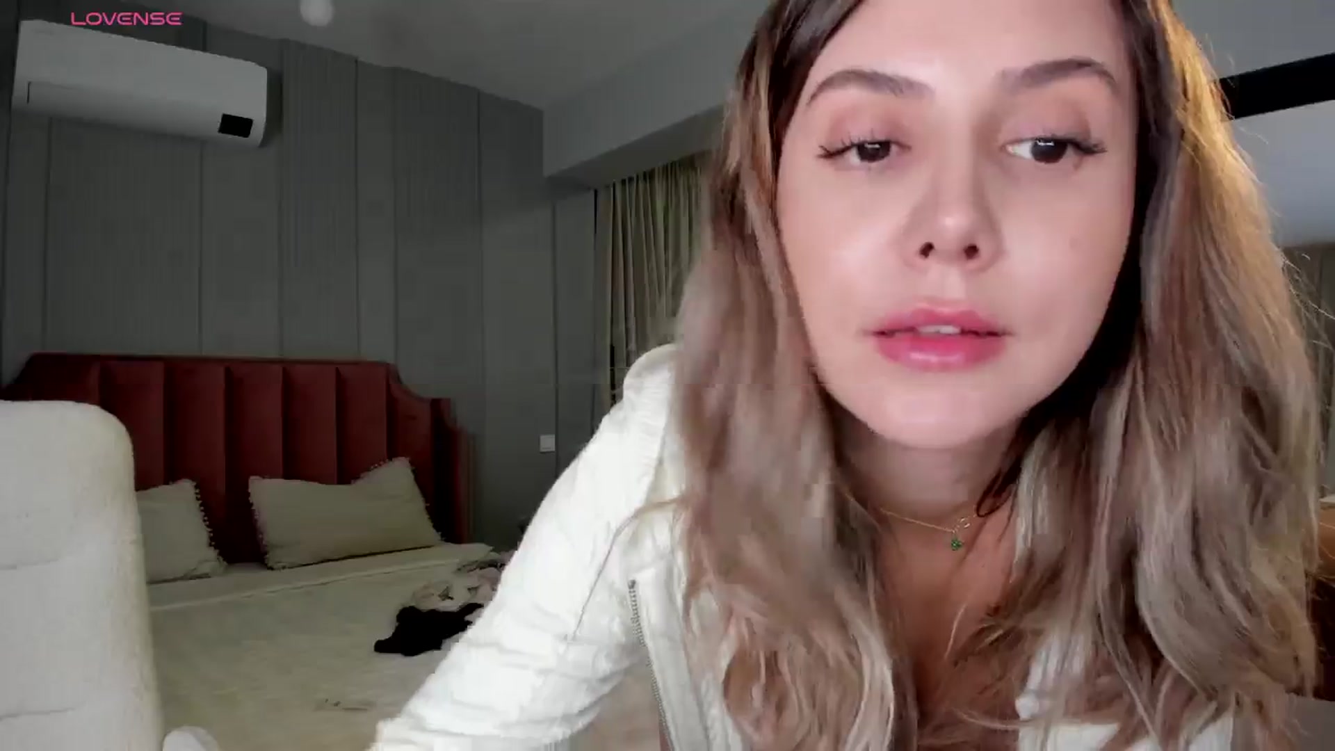 Gallery image thumbnail from NellieCutest's myfreecams stream on, 01/17/2026, 23:35 image 17 of 20