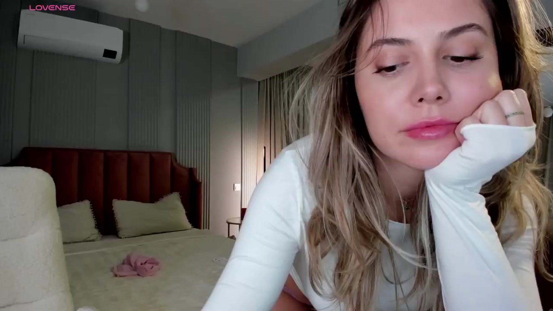 Gallery image thumbnail from NellieCutest's myfreecams stream on, 01/22/2026, 22:46 image 18 of 20