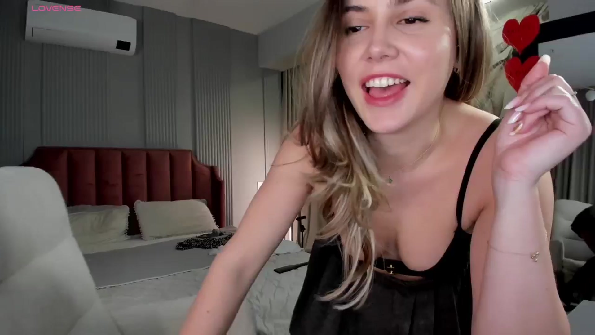 Gallery image thumbnail from NellieCutest's myfreecams stream on, 02/13/2026, 22:45 image 12 of 20