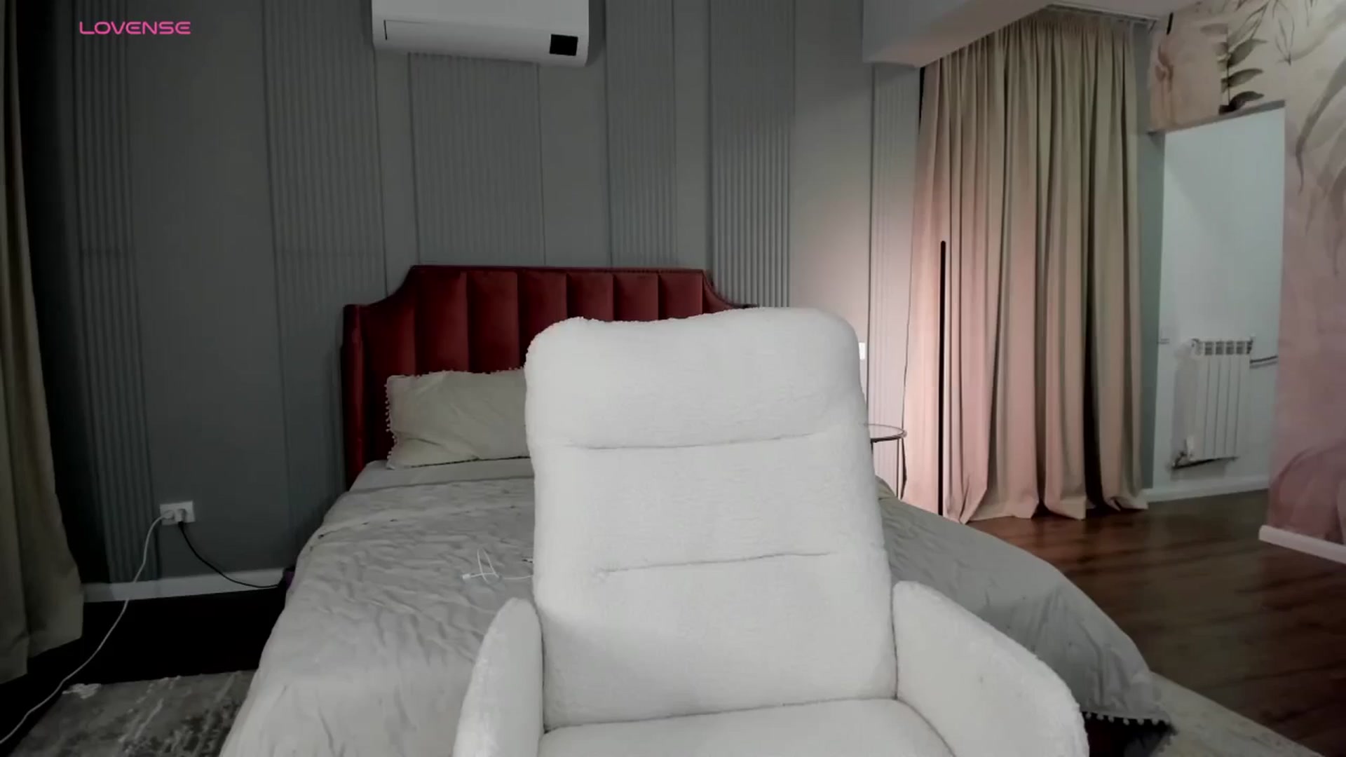Gallery image thumbnail from NellieCutest's myfreecams stream on, 04/09/2026, 21:40 image 9 of 20