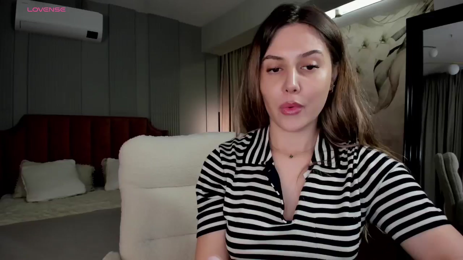 Gallery image thumbnail from NellieCutest's myfreecams stream on, 04/18/2026, 21:31 image 5 of 20