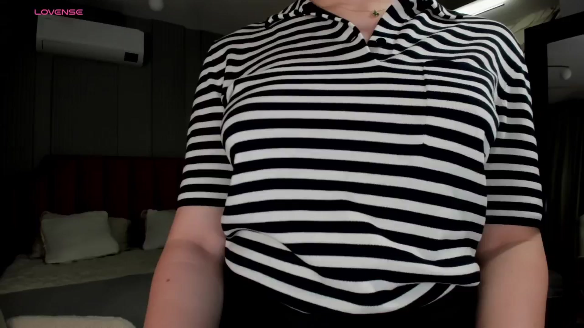 Gallery image thumbnail from NellieCutest's myfreecams stream on, 04/18/2026, 21:31 image 15 of 20