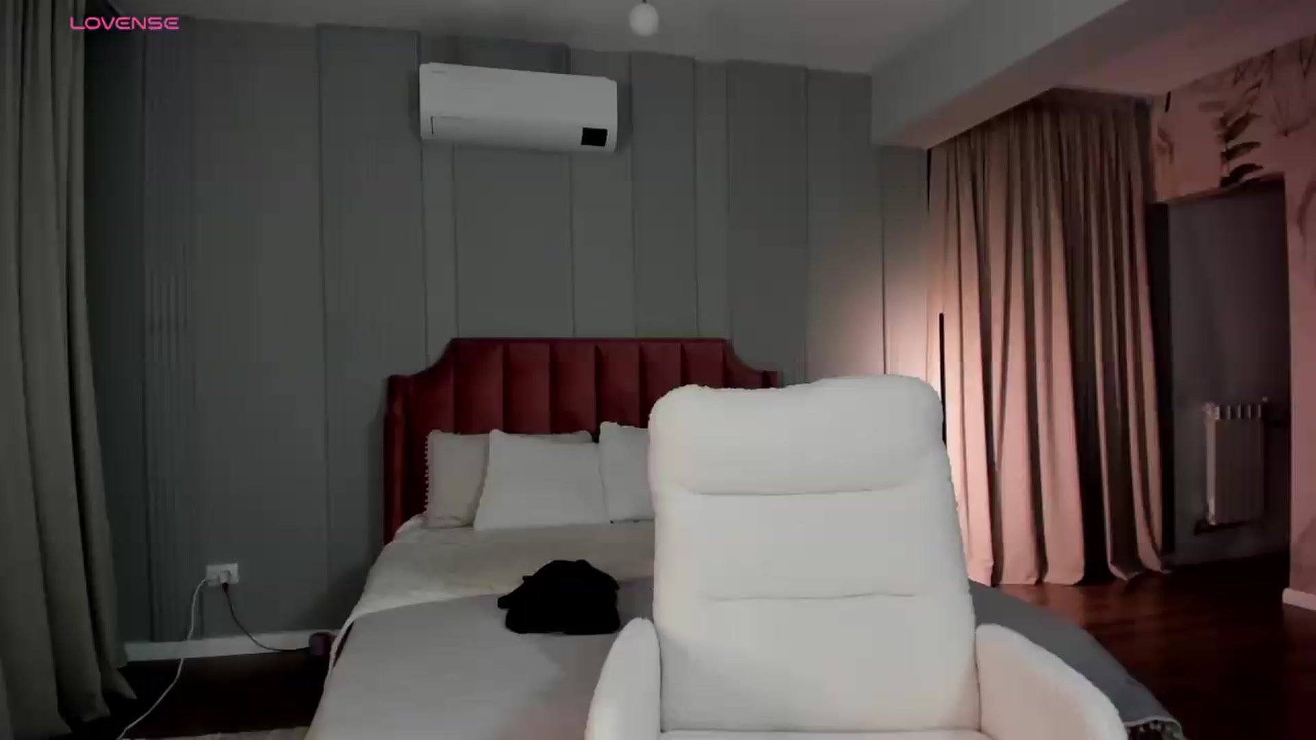 Gallery image thumbnail from NellieCutest's myfreecams stream on, 05/09/2026, 21:30 image 4 of 20
