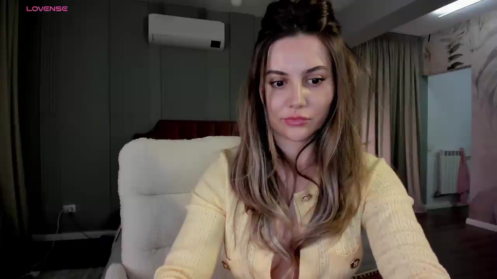 Gallery image thumbnail from NellieCutest's myfreecams stream on, 05/14/2026, 21:53 image 4 of 20
