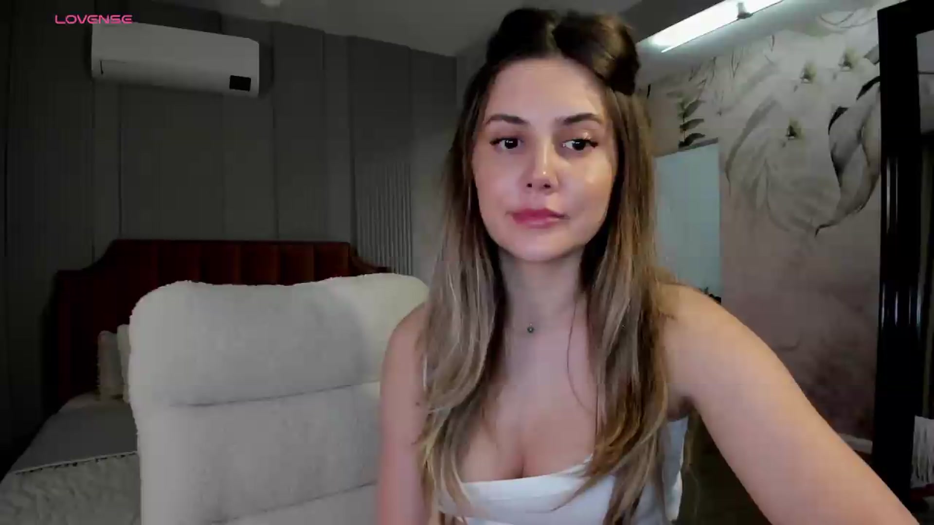 Gallery image thumbnail from NellieCutest's myfreecams stream on, 05/19/2026, 22:29 image 5 of 20