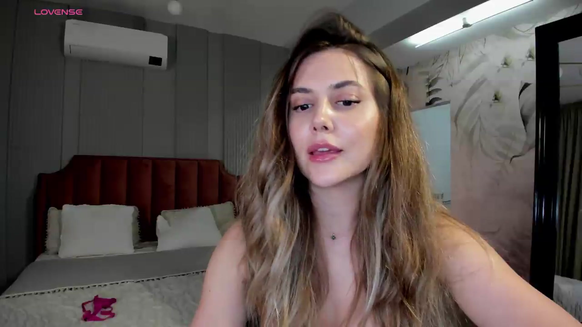Gallery image thumbnail from NellieCutest's myfreecams stream on, 05/23/2026, 22:25 image 16 of 20