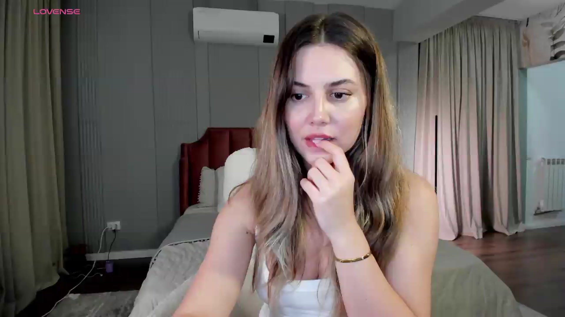Gallery image thumbnail from NellieCutest's myfreecams stream on, 05/24/2026, 22:38 image 1 of 20