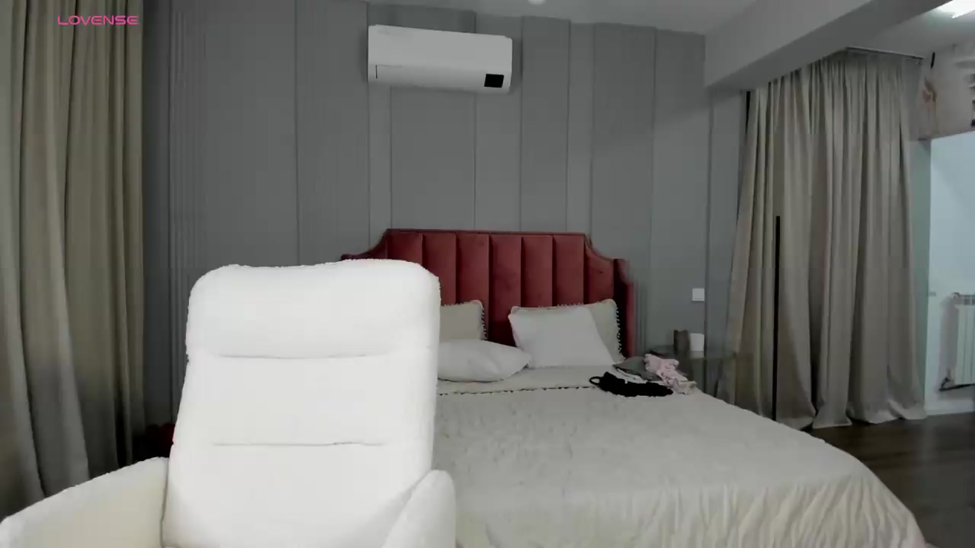 Gallery image thumbnail from NellieCutest's myfreecams stream on, 05/29/2026, 22:00 image 12 of 20