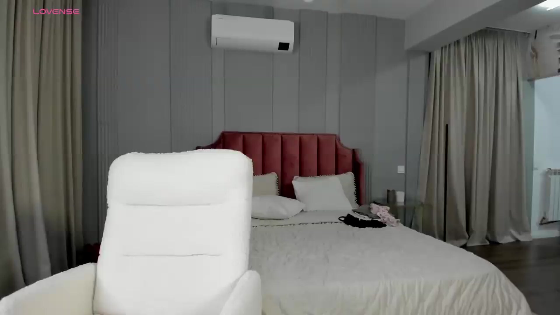 Gallery image thumbnail from NellieCutest's myfreecams stream on, 05/29/2026, 22:00 image 11 of 20