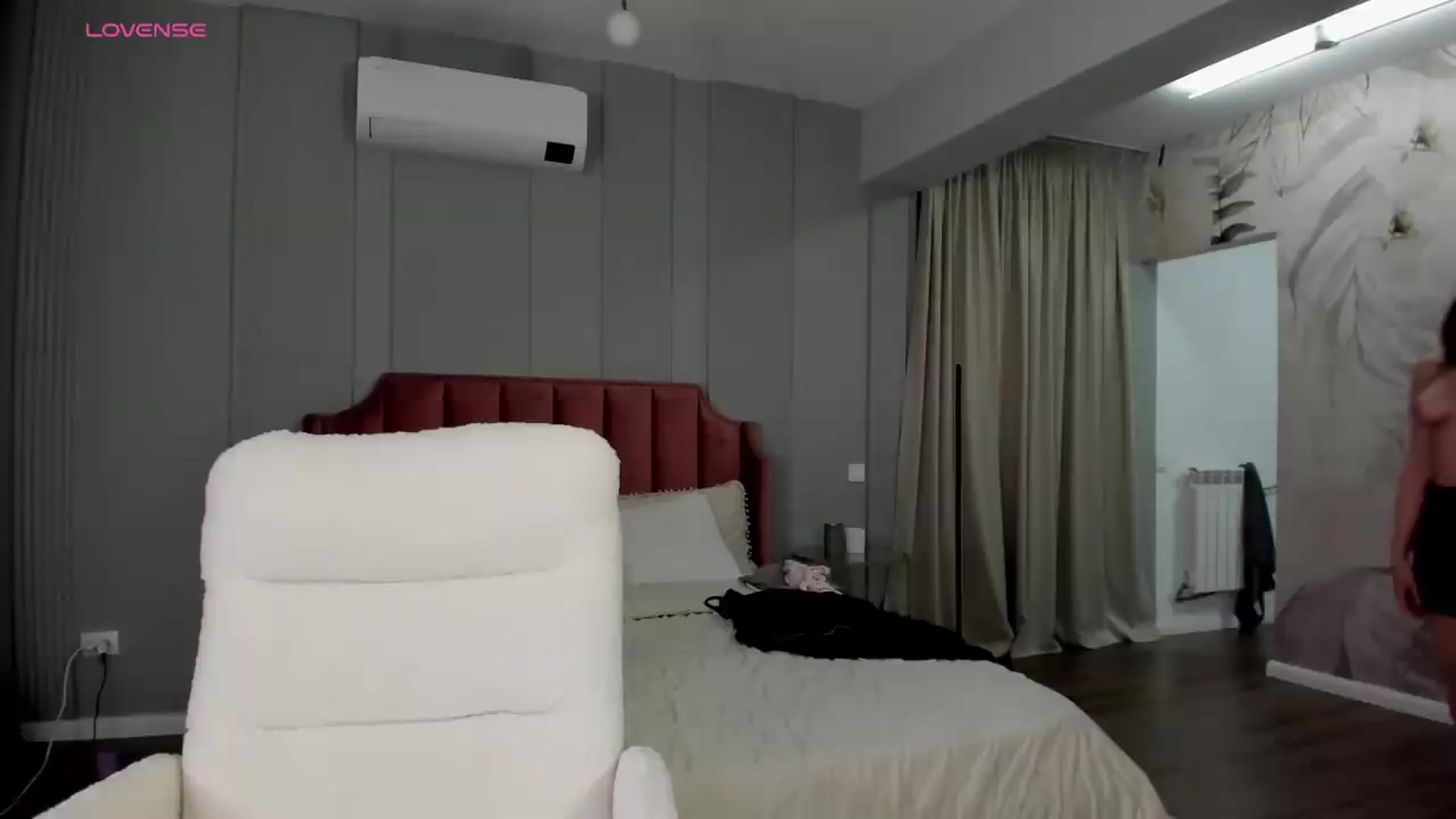 Gallery image thumbnail from NellieCutest's myfreecams stream on, 05/29/2026, 22:00 image 17 of 20