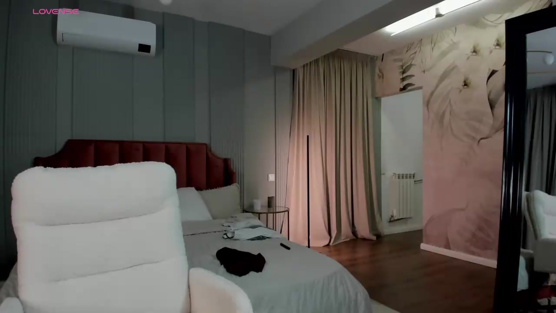 Gallery image thumbnail from NellieCutest's myfreecams stream on, 06/04/2026, 21:23 image 17 of 20