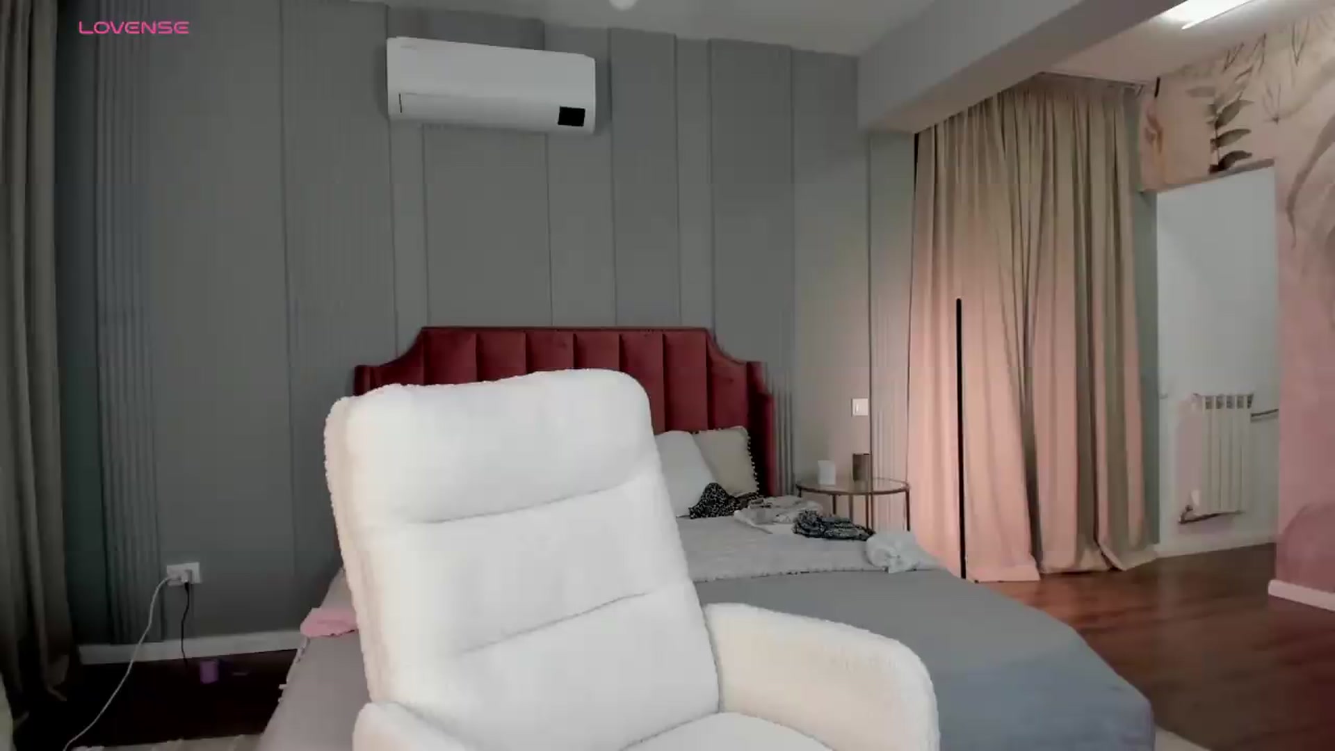 Gallery image thumbnail from NellieCutest's myfreecams stream on, 06/07/2026, 22:06 image 4 of 20