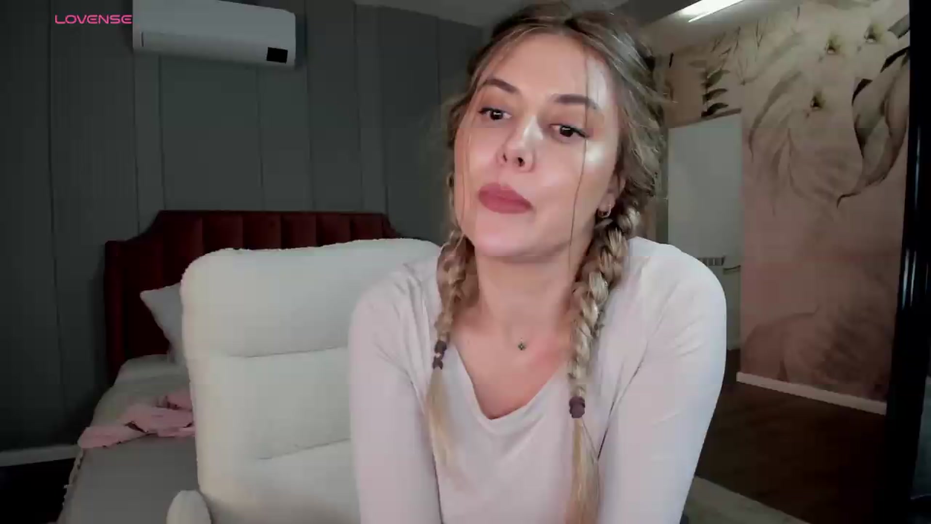 Gallery image thumbnail from NellieCutest's myfreecams stream on, 06/07/2026, 22:06 image 7 of 20