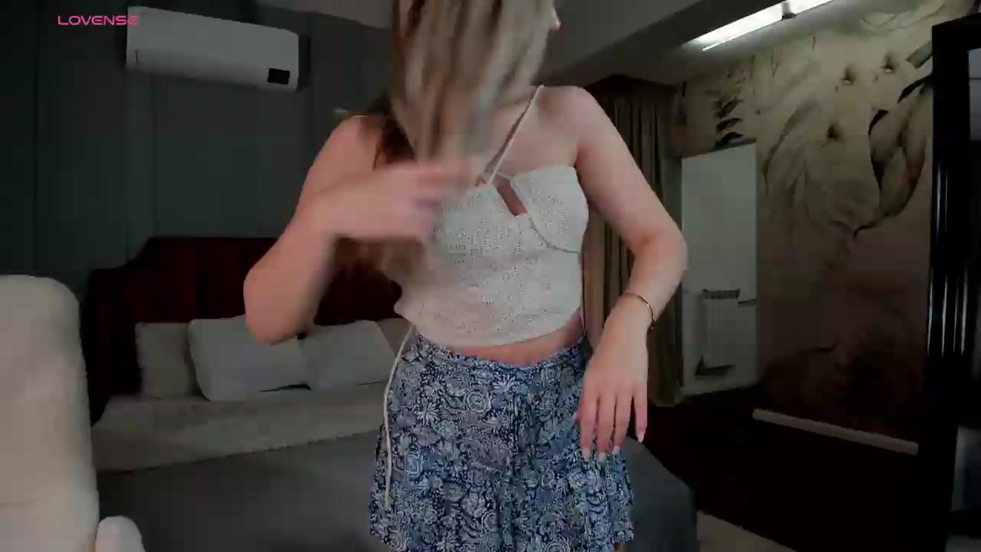Gallery image thumbnail from NellieCutest's myfreecams stream on, 06/11/2026, 20:08 image 3 of 20