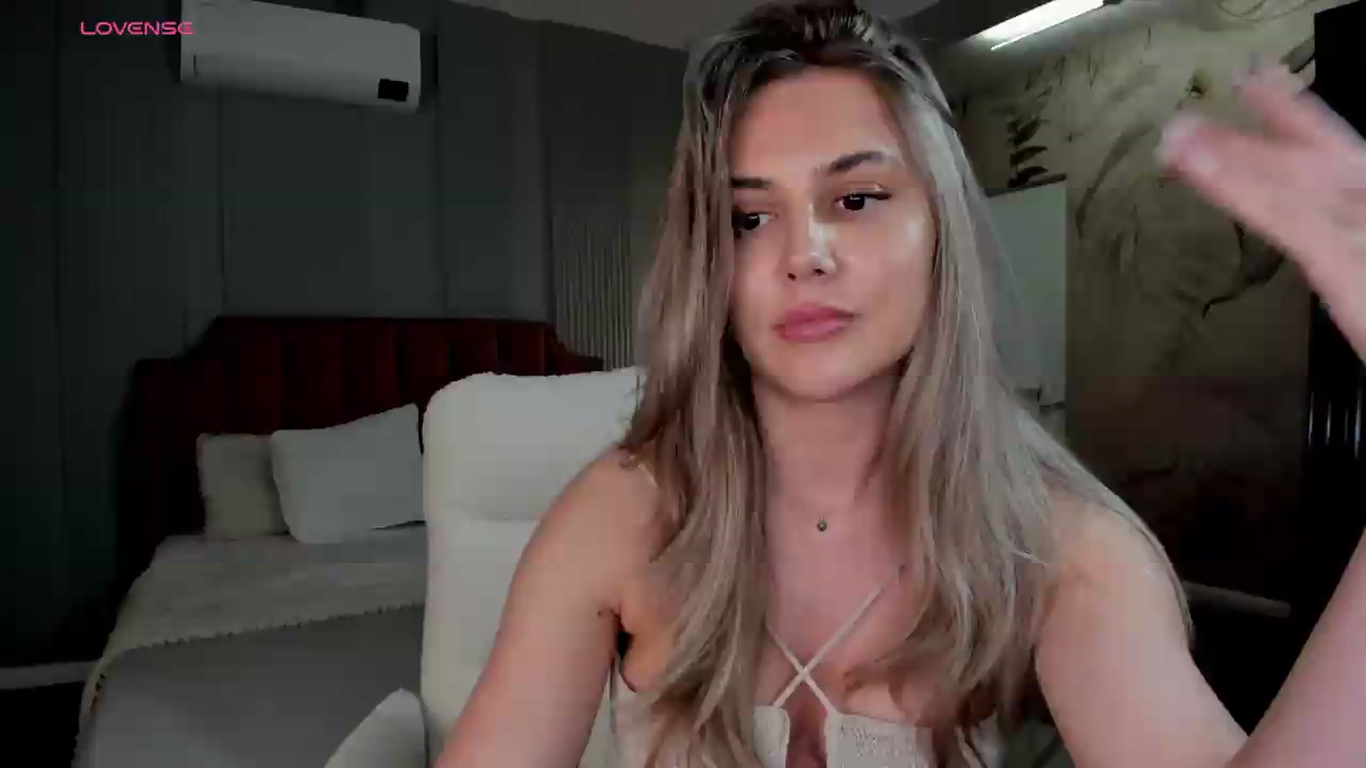 Gallery image thumbnail from NellieCutest's myfreecams stream on, 06/11/2026, 20:08 image 1 of 20