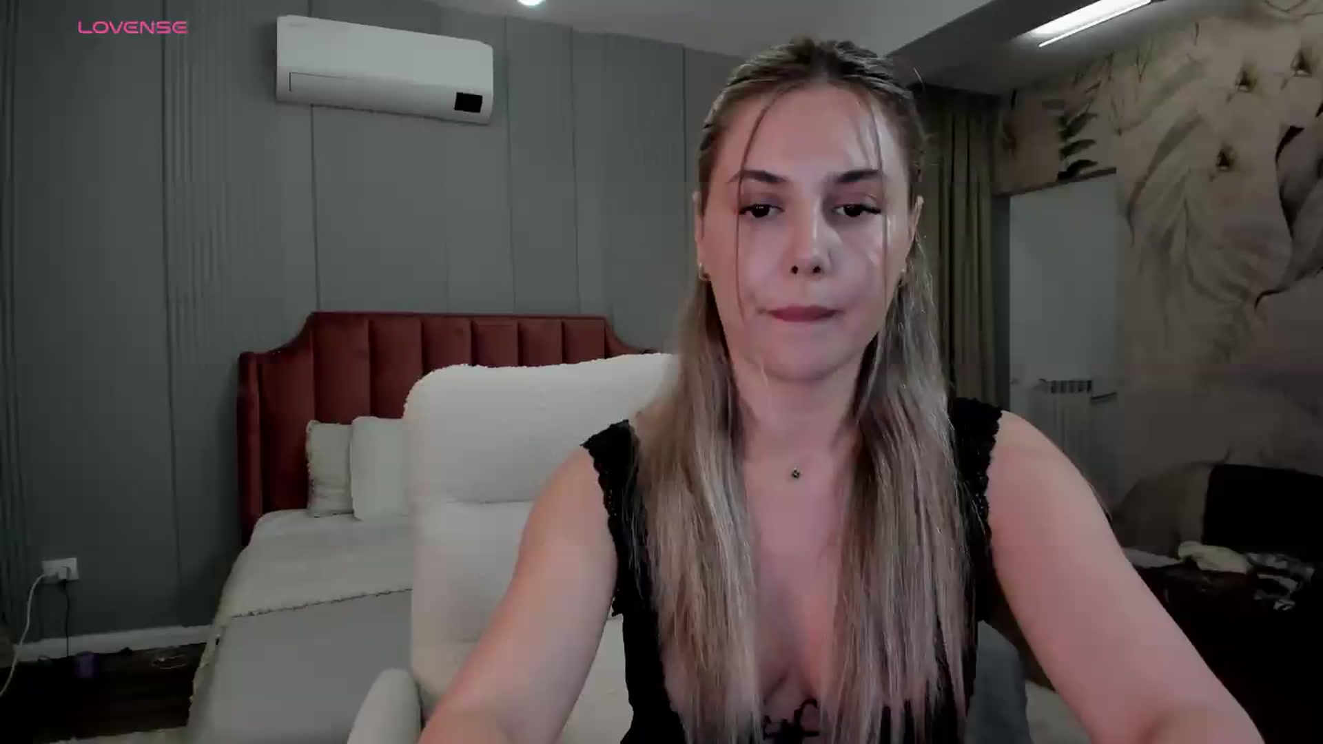 Gallery image thumbnail from NellieCutest's myfreecams stream on, 06/18/2026, 22:12 image 1 of 20