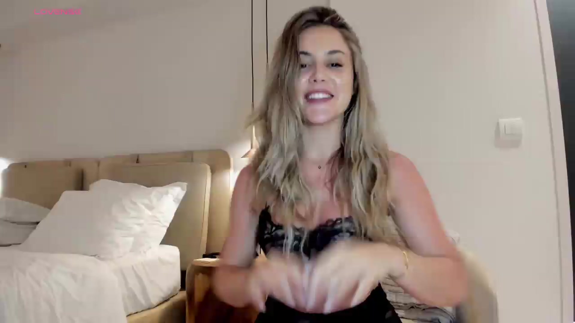 Gallery image thumbnail from NellieCutest's myfreecams stream on, 06/26/2026, 19:08 image 3 of 20
