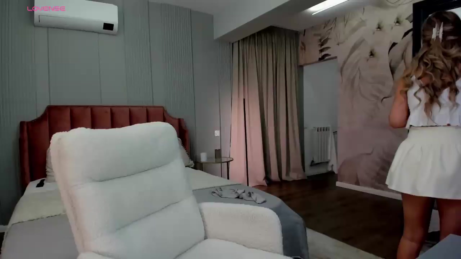 Gallery image thumbnail from NellieCutest's myfreecams stream on, 07/10/2026, 22:17 image 6 of 20