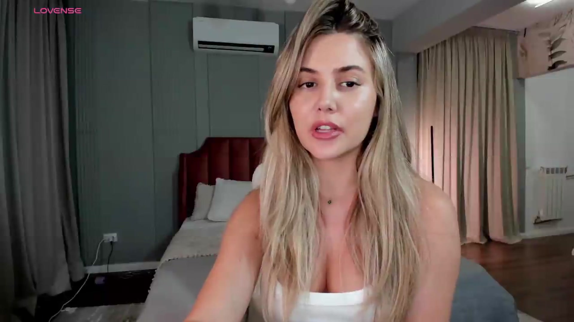 Gallery image thumbnail from NellieCutest's myfreecams stream on, 07/17/2026, 20:59 image 3 of 20