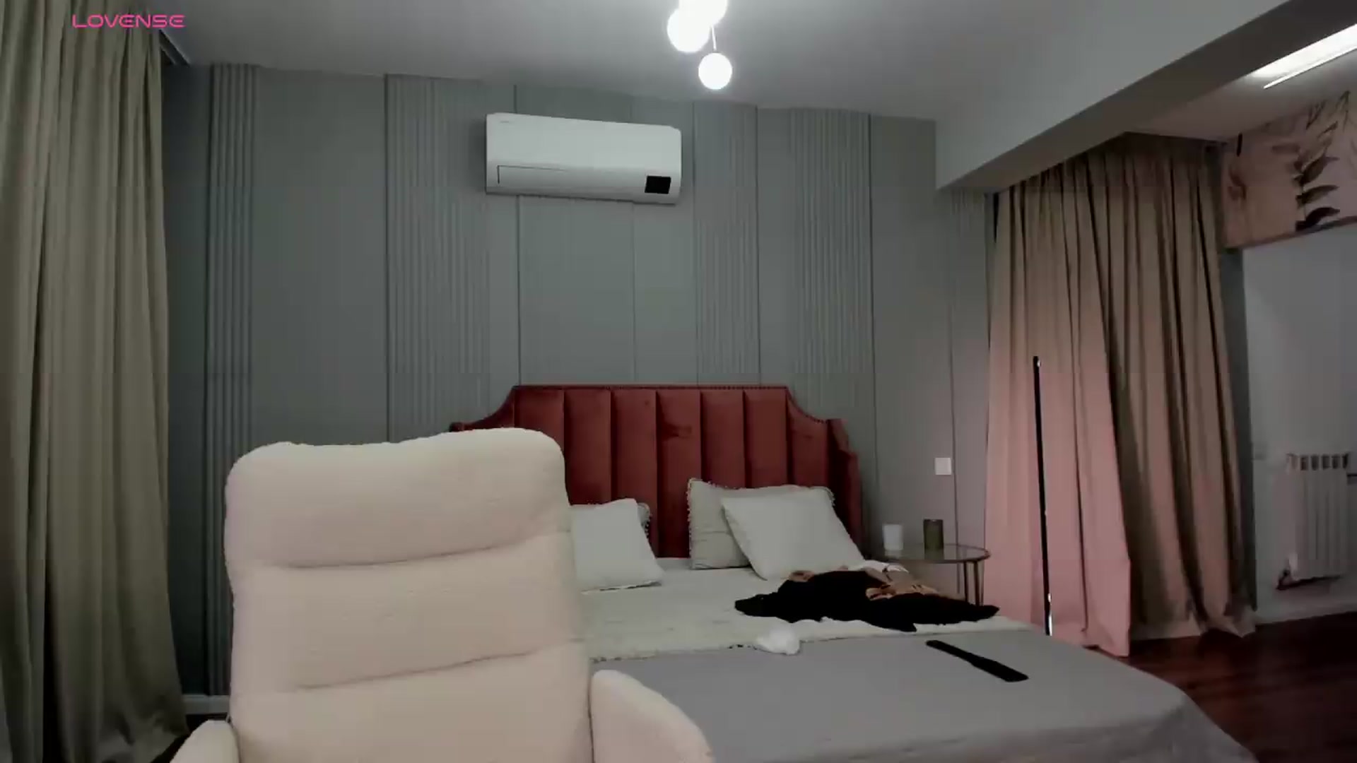 Gallery image thumbnail from NellieCutest's myfreecams stream on, 07/31/2026, 22:44 image 1 of 20