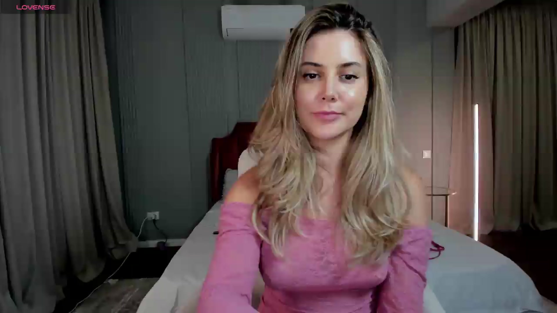 Gallery image thumbnail from NellieCutest's myfreecams stream on, 08/21/2026, 22:09 image 19 of 20