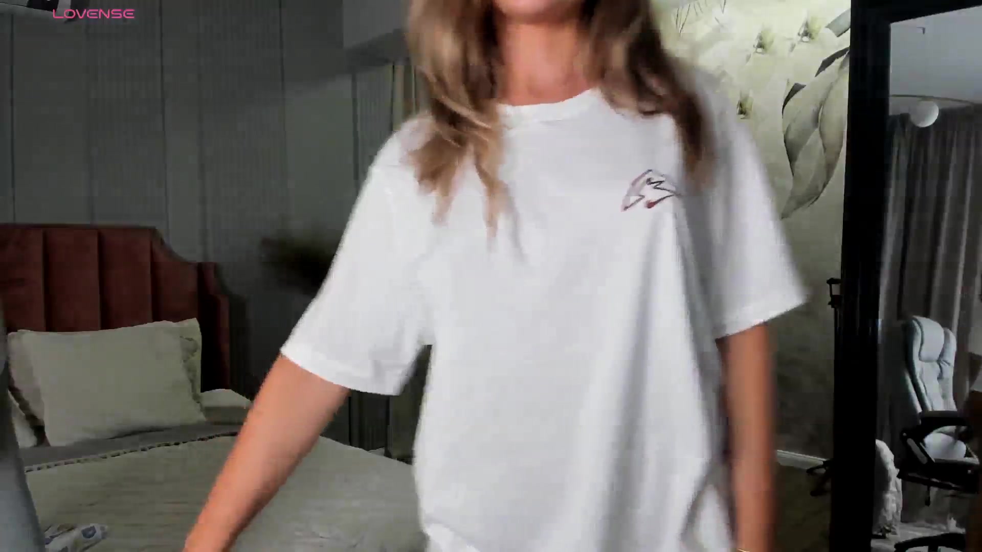 Gallery image thumbnail from NellsBdayGal's myfreecams stream on, 08/03/2025, 21:40 image 8 of 20